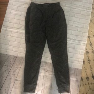 Men’s AE joggers XS